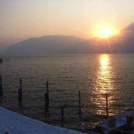 In Riva Al Lago Di Iseo Dependance Primo Piano מארונה מראה חיצוני תמונה
