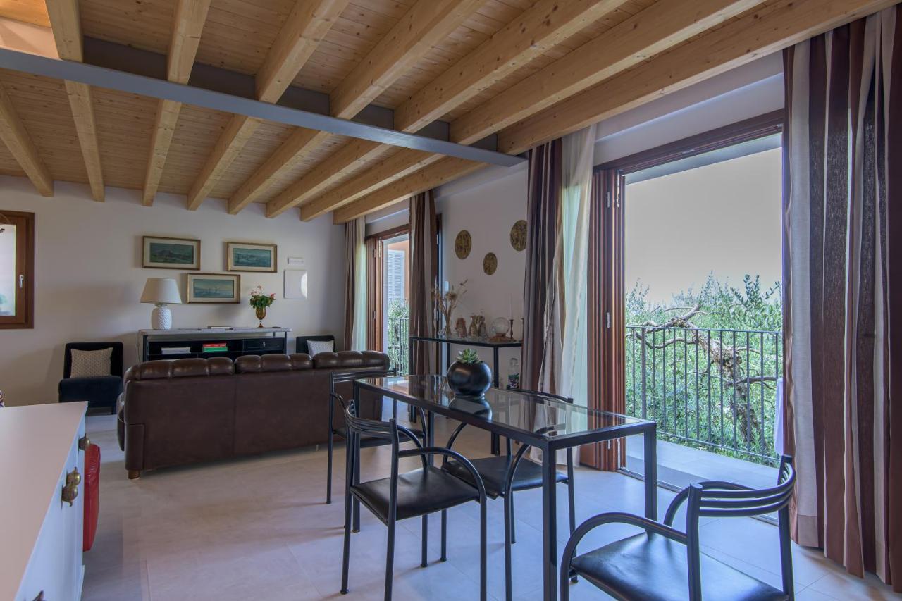 In Riva Al Lago Di Iseo Dependance Primo Piano מארונה מראה חיצוני תמונה